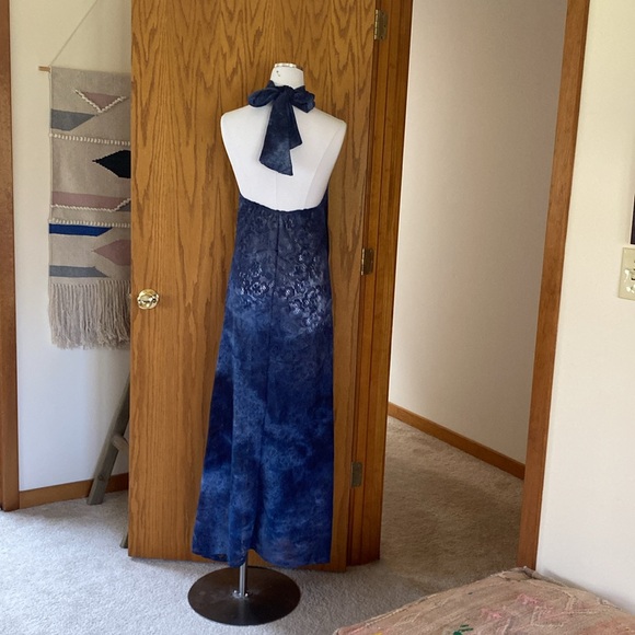 Unlined indigo tie dye lace maxi halter dress - Picture 4 of 6